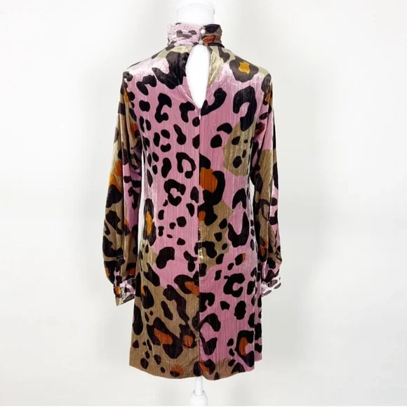 Anthropologie Layla Leopard Print Velvet Shift
Dress Size 0 - Picture 3 of 4